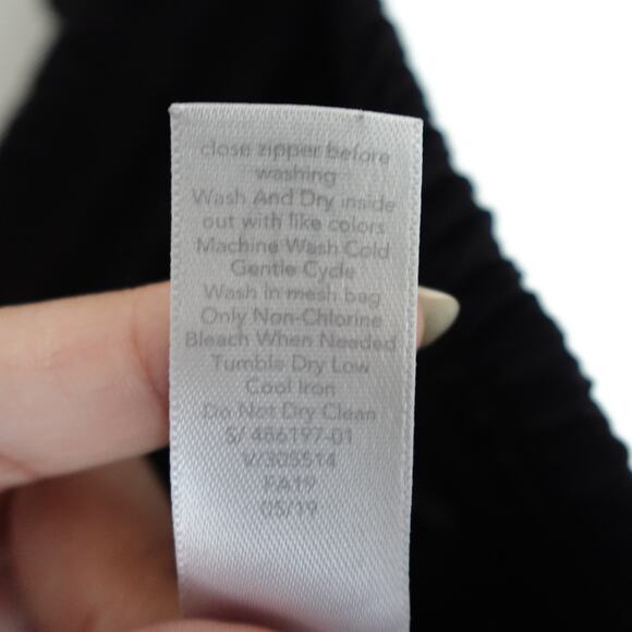 Athleta Camden Black Short 8 Athletic Sustainable Athleisure Travel Lightweight - Picture 8 of 8